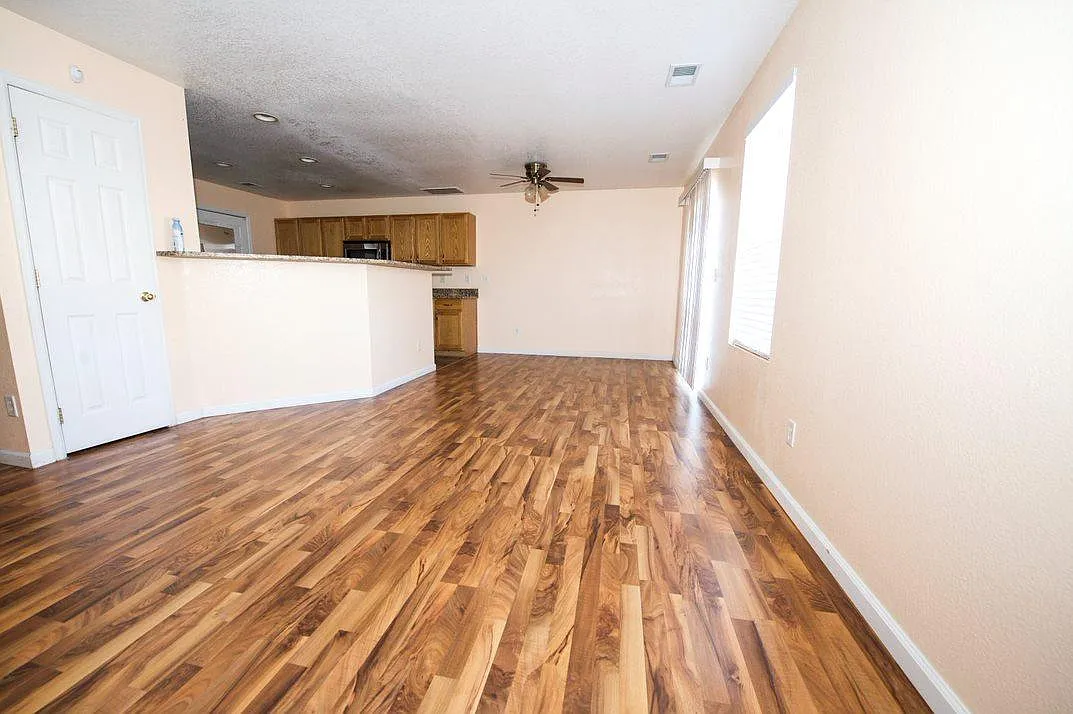 3 bed, 1400 sqft, $2,600 — Photo 4