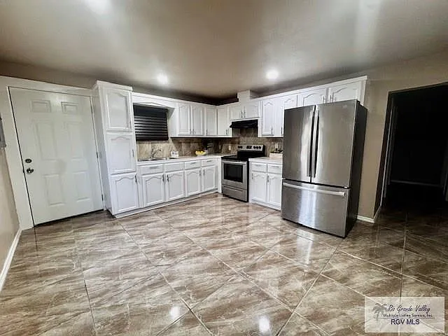 2413 Eastern Blvd — Photo 4
