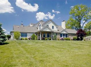 1019 Stone Stack Dr, Bethlehem, PA 18015