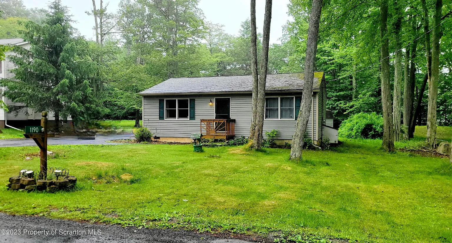 1190 Chickadee Dr photo 1