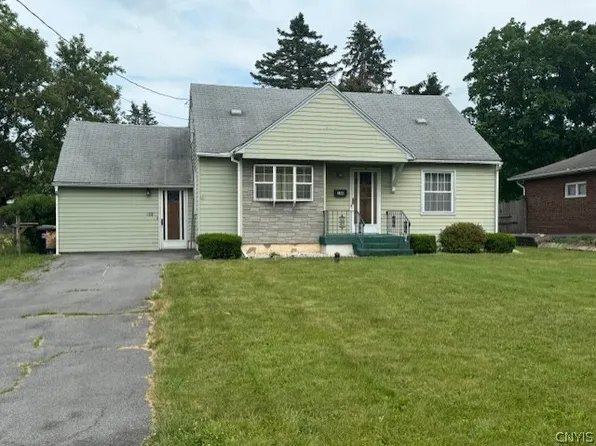 108 Sandra Dr, North Syracuse, NY 13212