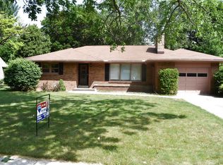 406 W Meadowbrook Dr, Midland, MI 48640