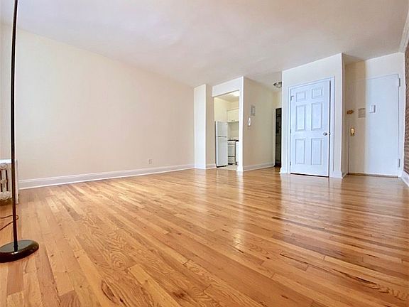 3rd image of 309 W 85th St APT 42