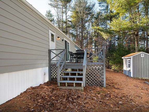 3rd image of 6 Torrey Ln