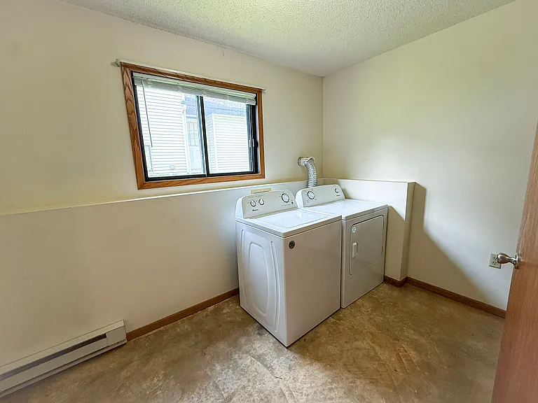 2804 Edgewood Dr SW #4 — Photo 5