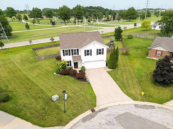 3rd image of 8934 Crosier Ln