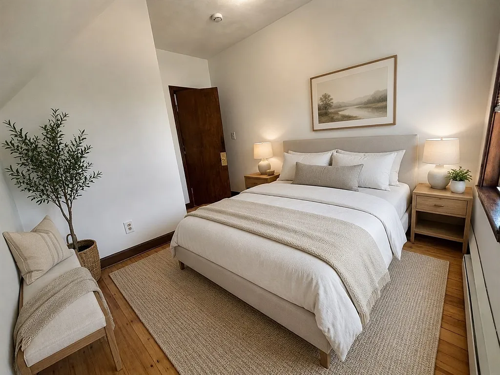 3 bed, 1.0 bath, 1100 sqft, $2,650 — Photo 3