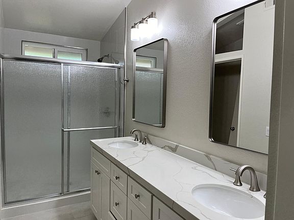 5th image of 10345 Crossing Green Cir