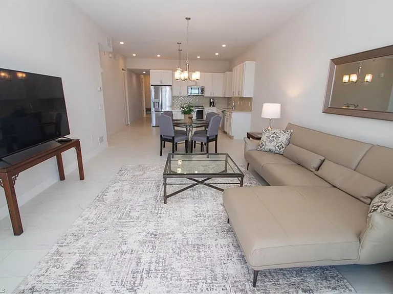 163 Indies Dr E #203 — Photo 8