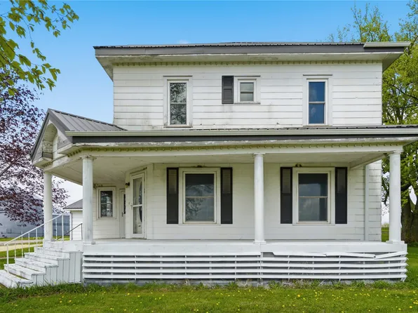 2921 220th St, Winthrop, IA 50682