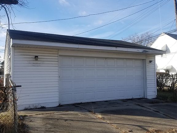 5th image of 3167 E Outer Dr