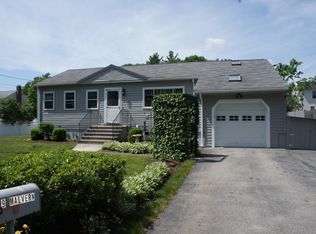 9 Malvern Ave, Tyngsboro, MA 01879