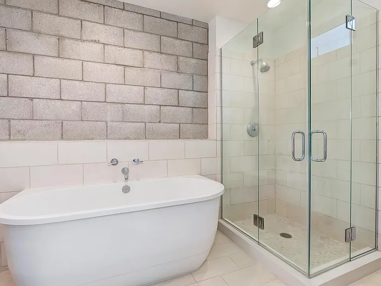 3450 Cahuenga Blvd W #801 — Photo 17