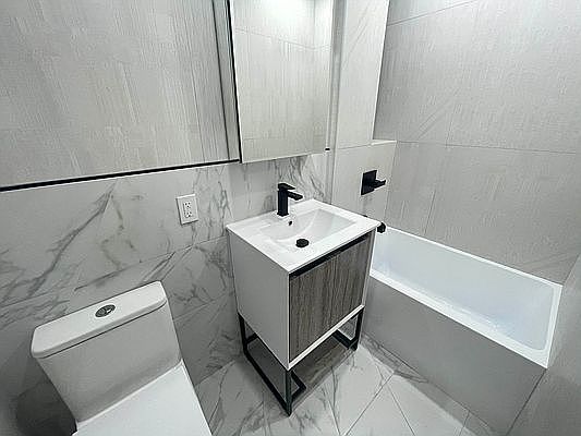 5th image of 195 Underhill Ave APT 2E