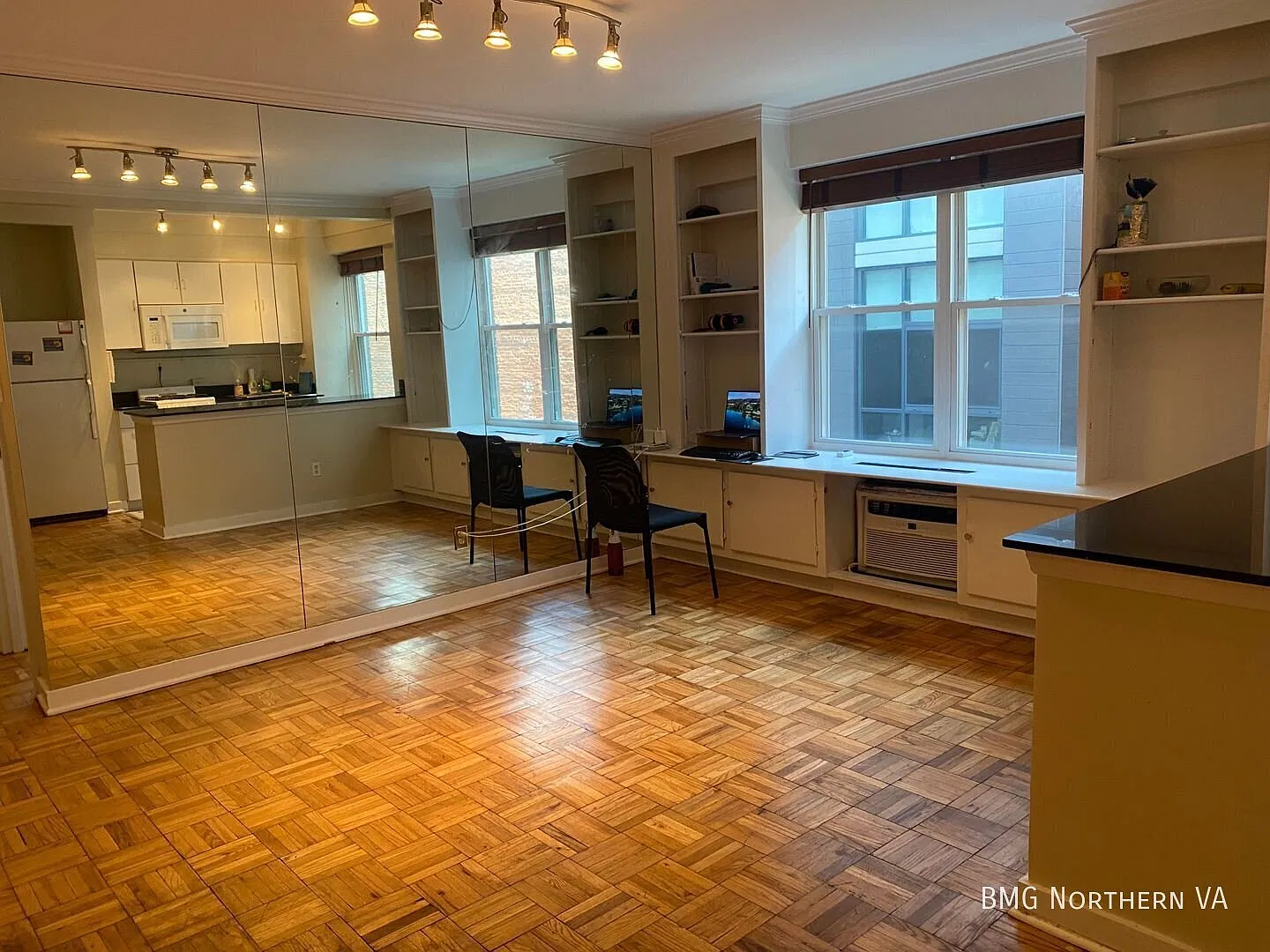 Charming 1 Bed 1 Bath Mid-Rise Condo In West End - Between Dupont Circle & Foggy Bottom — Photo 2