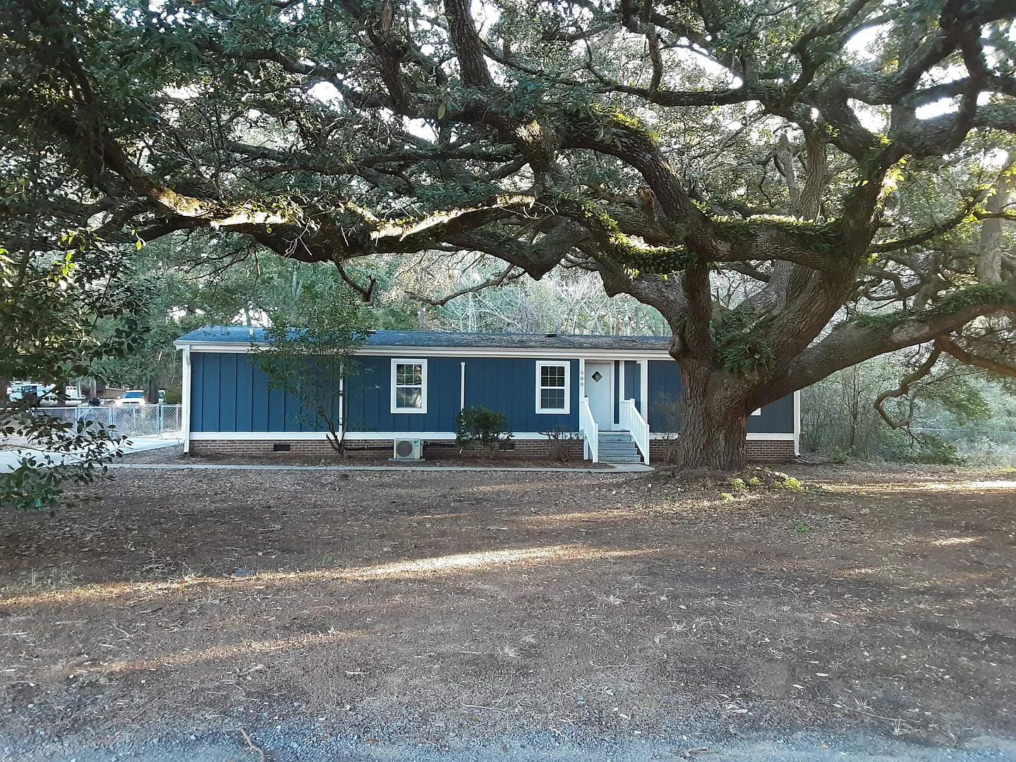 Half Off Your First Months Rent! Beautiful, Newly Remodeled Interior 3br/2ba — Photo 2
