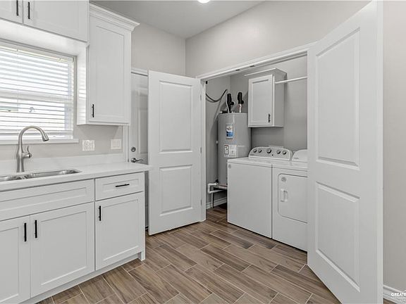 5th image of 2705 E Israel Ave