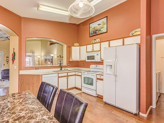 4th image of 10915 E Diamond Ave