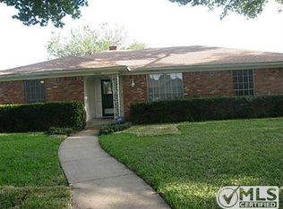 7008 Pickrell Dr, Dallas, TX 75227