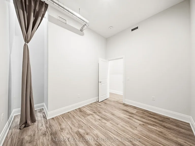 11 Queen St #205 — Photo 15