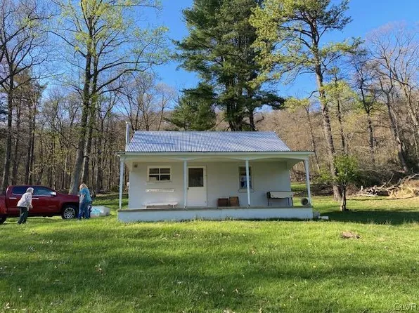 241 Fort Henry Rd, Bethel, PA 19507