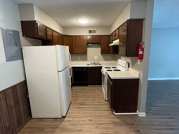 4th image of 2027-2037 S River St #C5d82c1b0