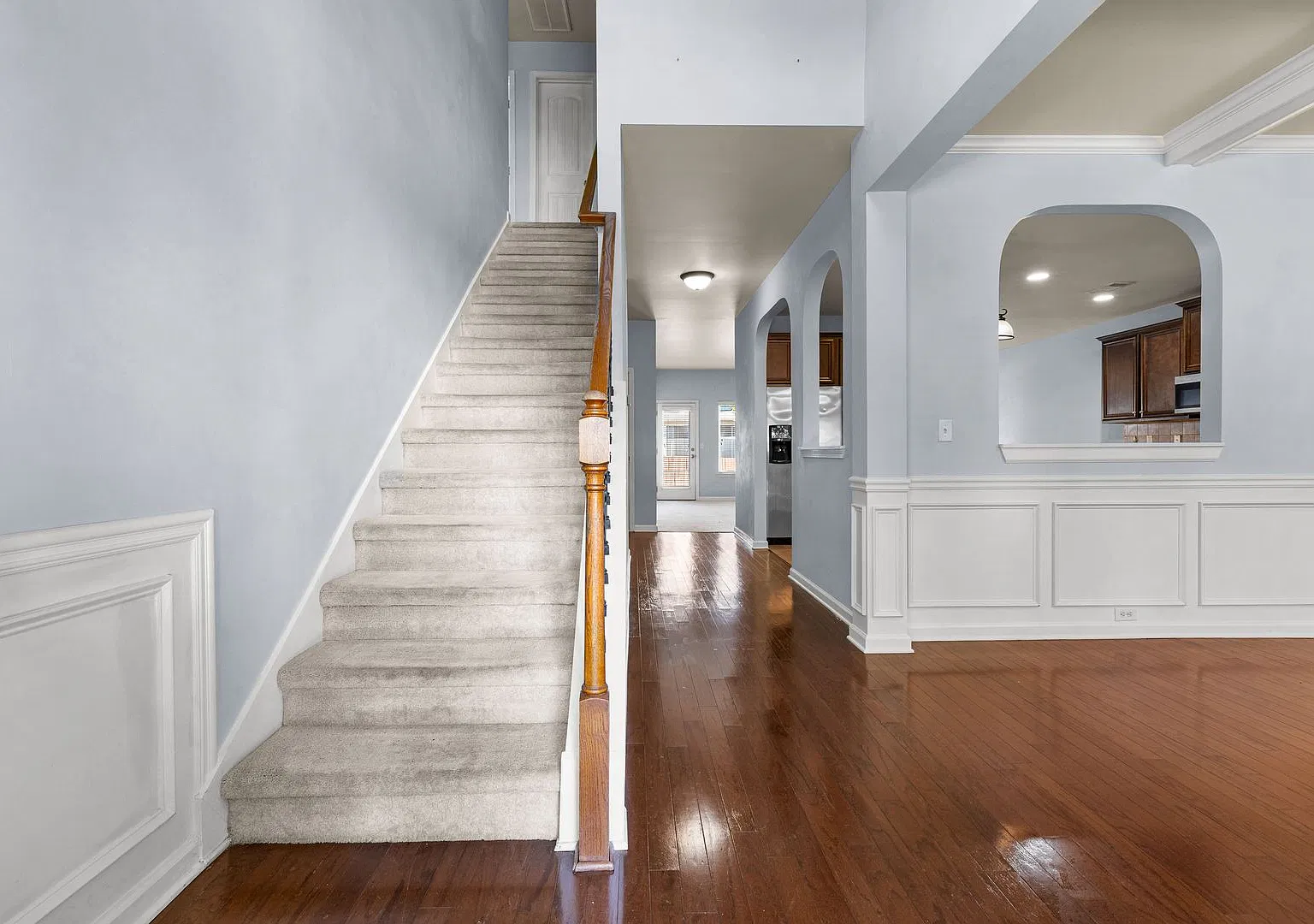 Spacious 5 Bedroom Home in Convenient Newnan Location — Photo 3