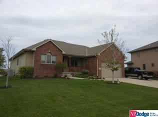 2210 Pathfinder Dr, Fremont, NE 68025