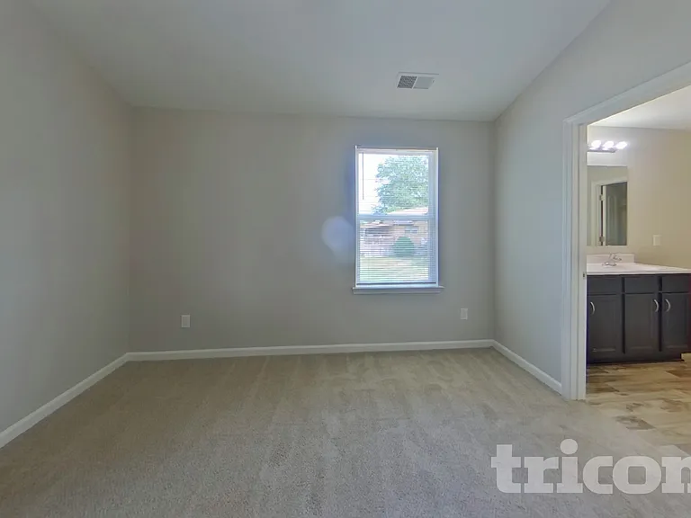 206 Churchill Dr — Photo 5
