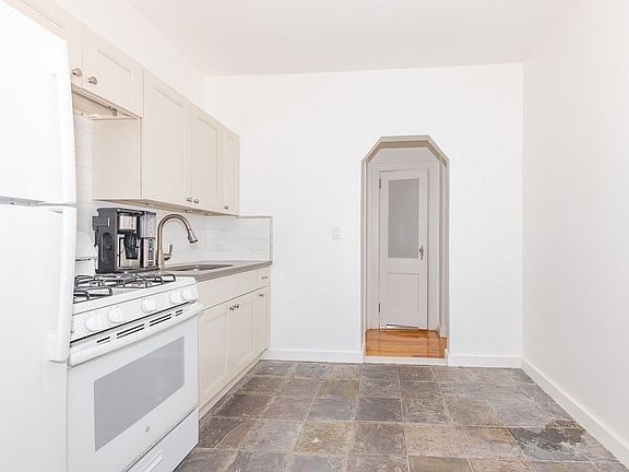 3rd image of 678 Grand St #5H