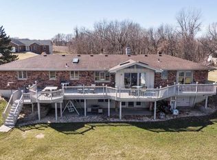 22616 Starview Dr, Dubuque, IA 52001