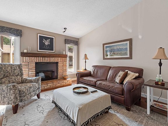 3rd image of 4821 Stoney Brook Ct