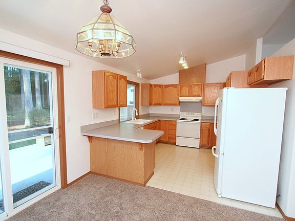 3rd image of 5111 Beverly Dr NE