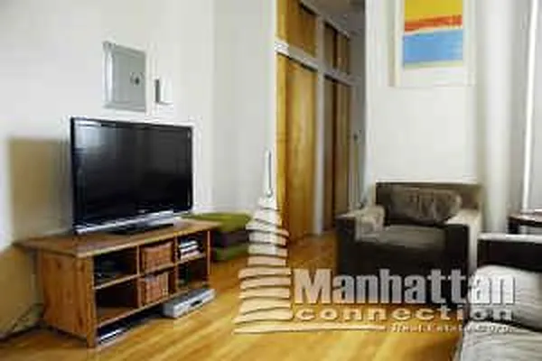 Rented by Manhattan Connection | media 35
