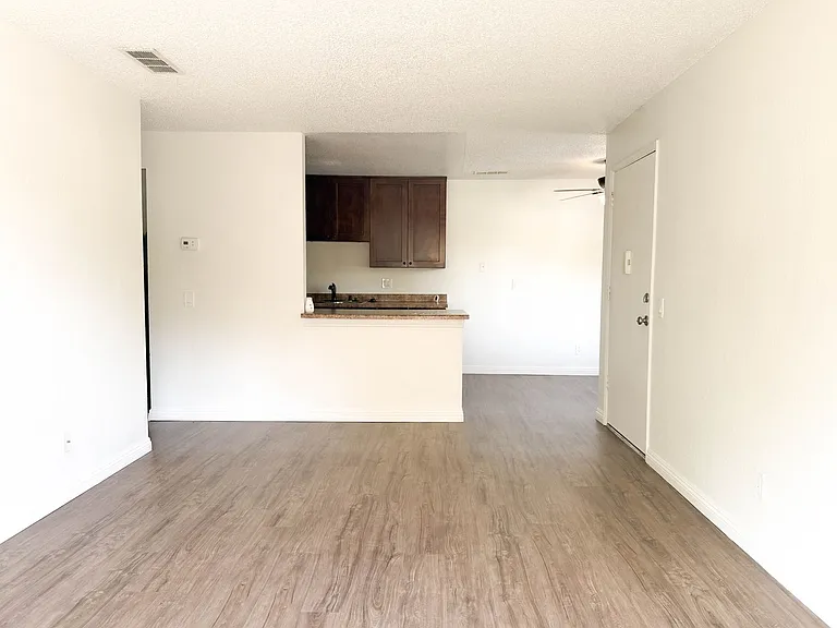 Peppertree Apartments — Photo 16
