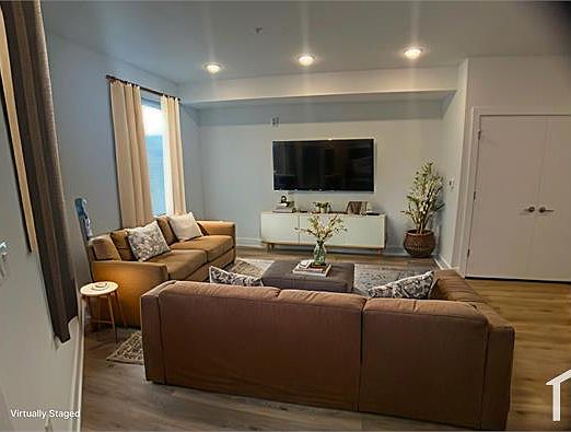 2nd image of 4324 Lancaster Ave #301