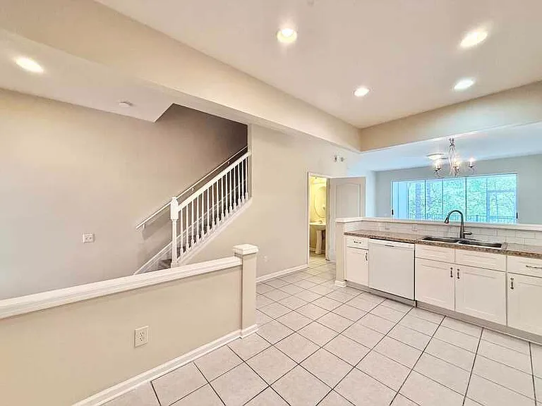 26542 Chimney Spire Ln — Photo 10