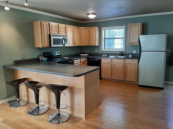 2nd image of 1107 Chapel Hill Cir