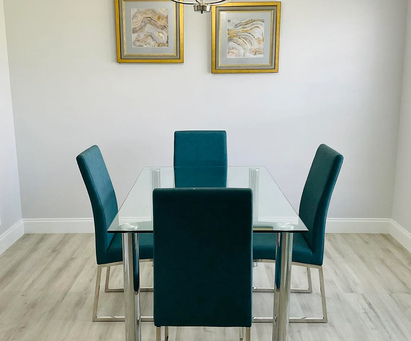 4 bed, 3.0 bath, 2121 sqft, $2,800 — Photo 2