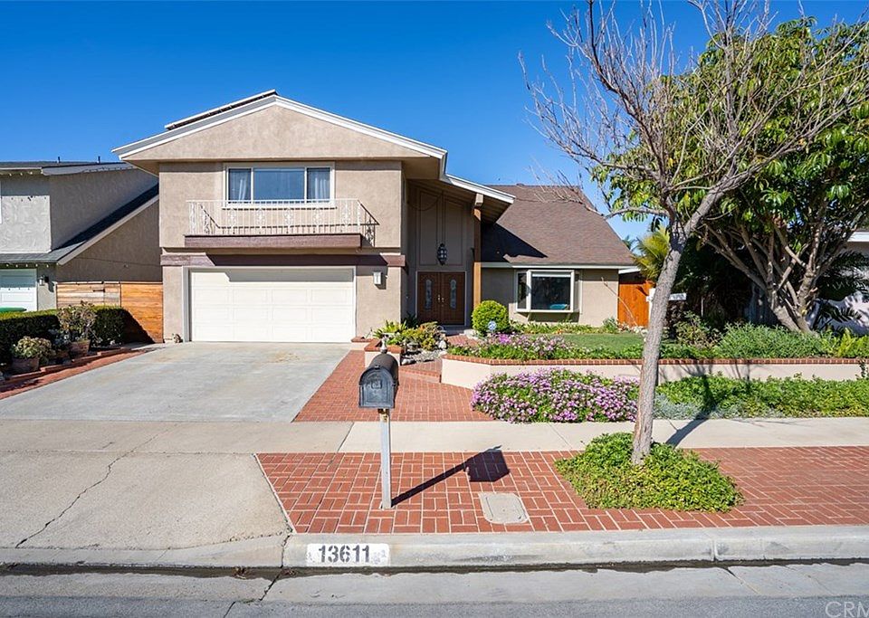 1st image of 13611 Fairmont Way