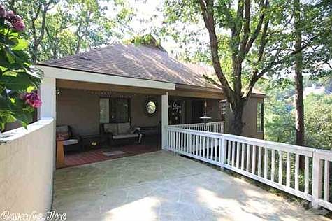 4th image of 31 E Palisades Dr