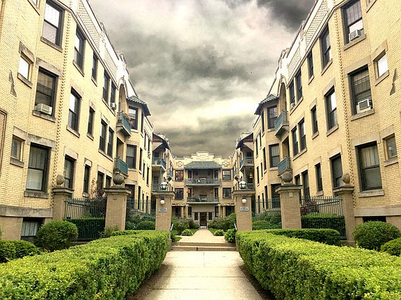 2nd image of 5520 S Cornell Ave APT 3S