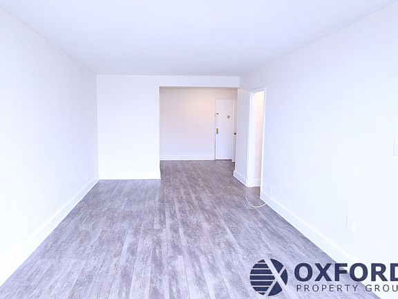 4th image of 13225 Maple Ave APT 410