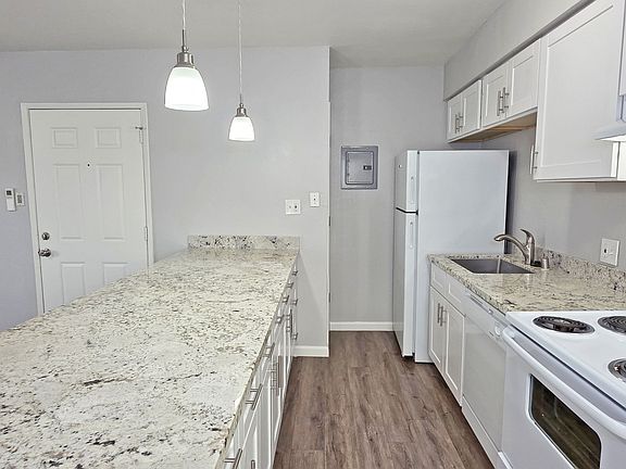 3rd image of 2109 W St APT 4