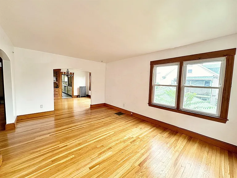 11 Puritan Rd — Photo 8