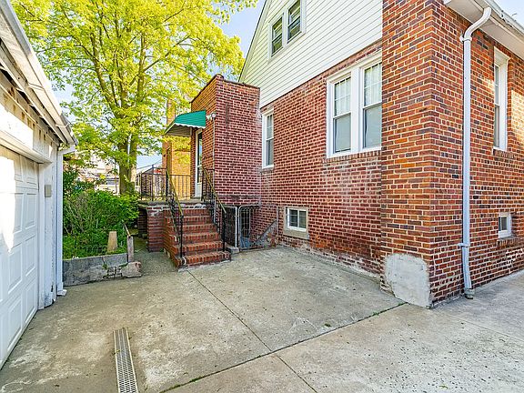 2nd image of 3957 Seton Ave