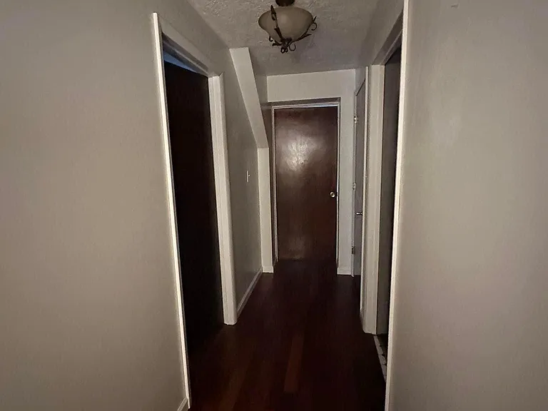 385 Riverside Dr — Photo 11