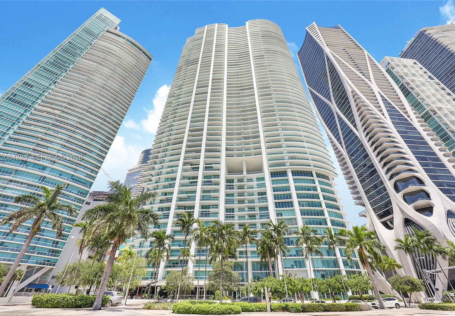 900 Biscayne Bay Condo — Photo 2