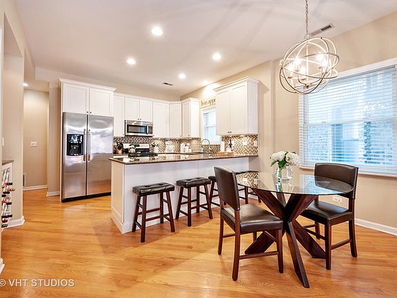 4th image of 3306 N Clifton Ave APT 2N