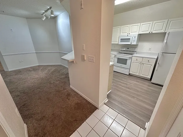 5554 Metrowest Blvd #201 — Photo 8